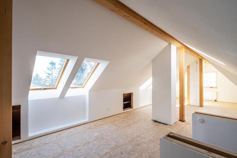 Quels travaux pr&eacute;voir pour am&eacute;nager des combles pr&egrave;s de Vieux-Cond&eacute; ?